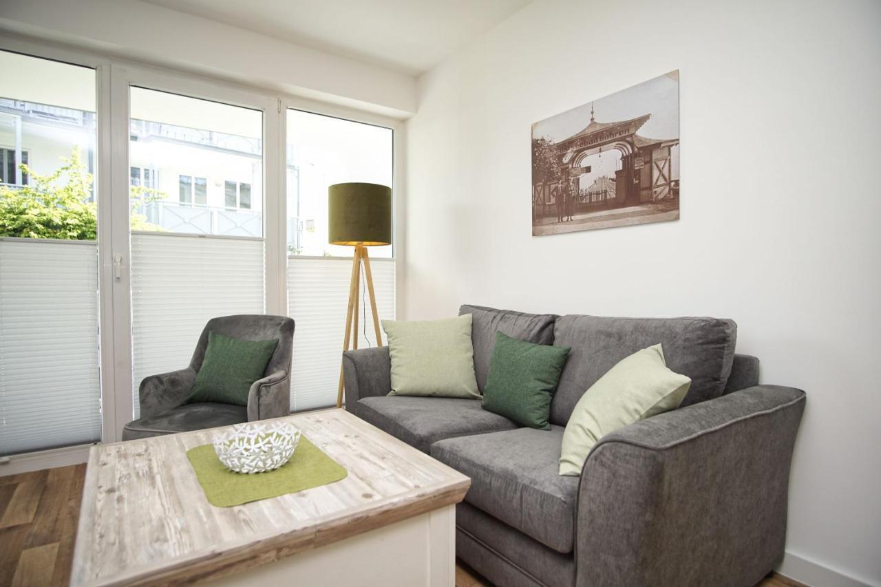 Terrasse, Gratis Nutzung Vom Ahoi Erlebnisbad Und Sauna In Sellin - Villa Karola Fewo 02 Goehren  Luaran gambar