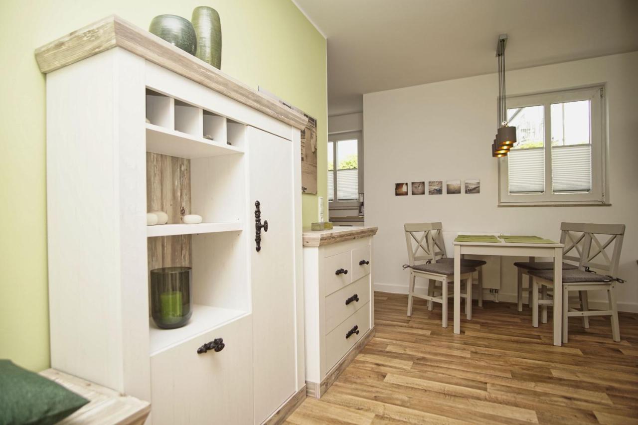 Terrasse, Gratis Nutzung Vom Ahoi Erlebnisbad Und Sauna In Sellin - Villa Karola Fewo 02 Goehren  Luaran gambar